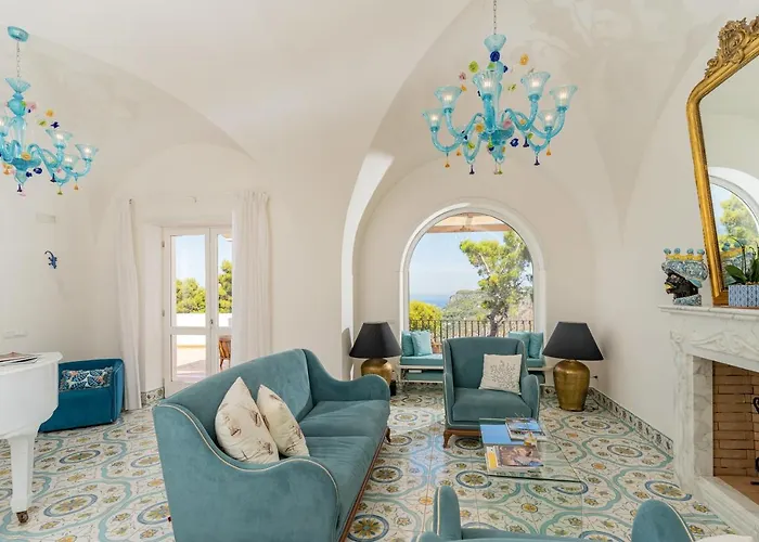 Penthouse Donna Carmela אנה קאפרי