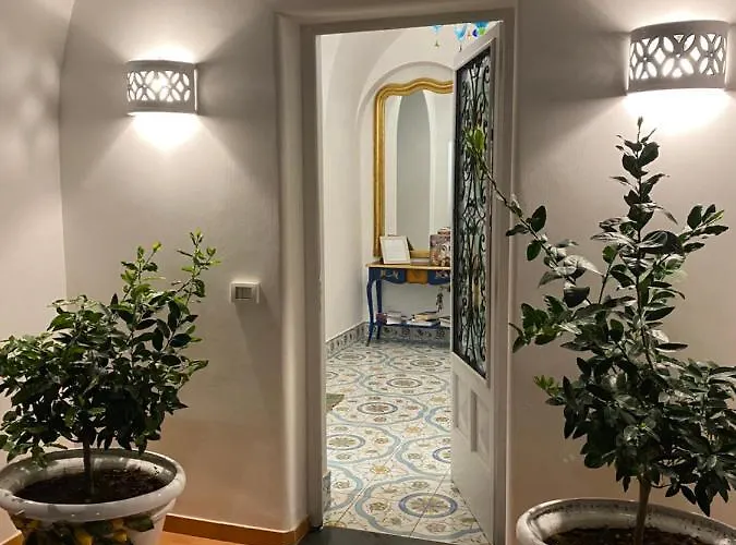 Penthouse Donna Carmela אנה קאפרי