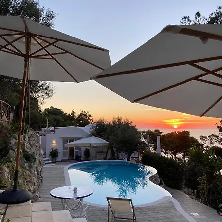 Penthouse Donna Carmela Villa