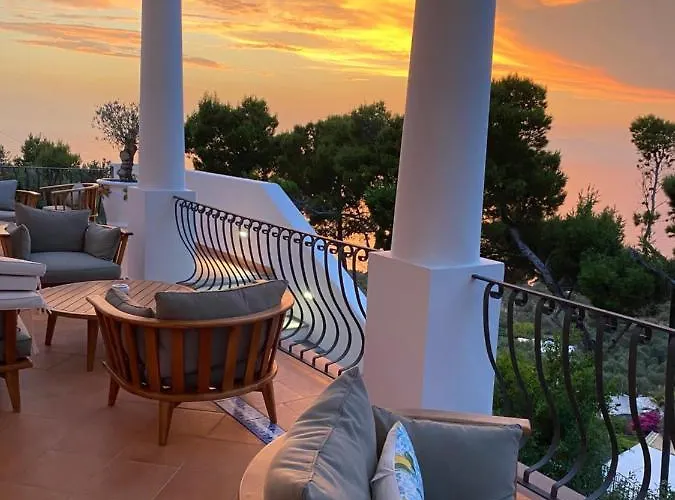 Villa Penthouse Donna Carmela *